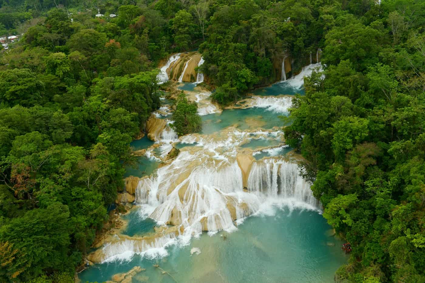 Zona de protección forestal y refugio de fauna silvestre cascadas de agua Azul